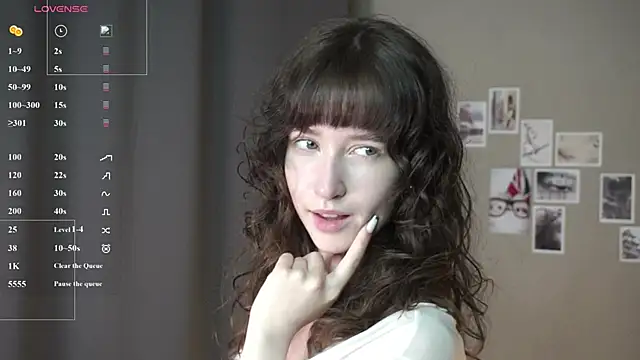 Snapshot of DellaLeck chatting on May 1, 2026, 8:25 pm DellaLeck online show from May 1, 2026, 8:25 pm