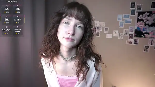 Snapshot of DellaLeck chatting on April 20, 2026, 7:37 pm DellaLeck online show from April 20, 2026, 7:37 pm