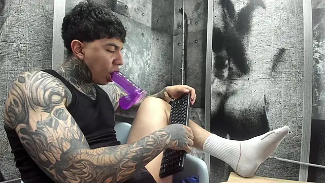 Gury tattoo online show from May 27, 2026, 7:10 pm