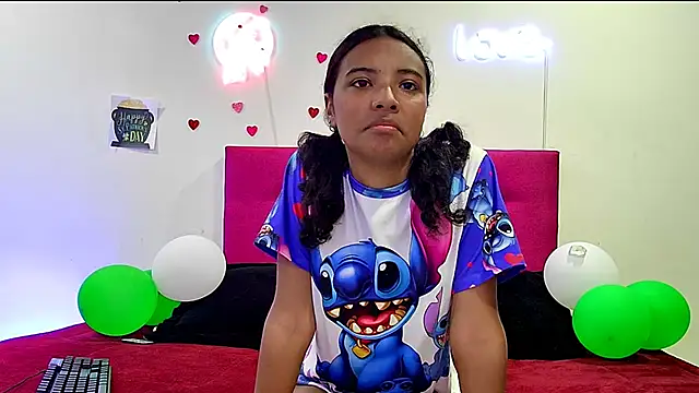 Snapshot of Ellie_Cute7 chatting on April 24, 2026, 7:05 pm Ellie Cute7 online show from April 24, 2026, 7:05 pm