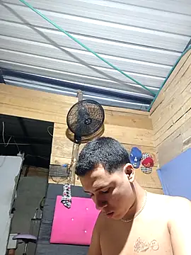 Emyli Liam online show from March 21, 2026, 9:14 am