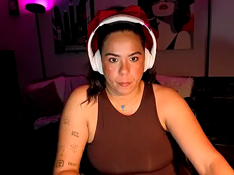 Snapshot of HannaJonns chatting on March 28, 2026, 6:14 am HannaJonns online show from March 28, 2026, 6:14 am