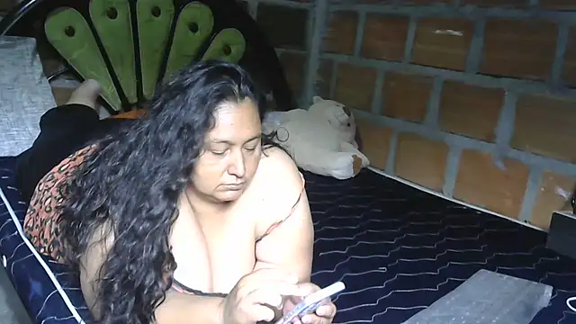 Snapshot of tistmature-69 chatting on May 27, 2026, 1:29 pm tistmature-69 online show from May 27, 2026, 1:29 pm