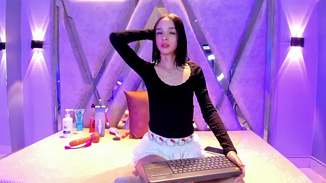 Zoe 444 online show from June 28, 2026, 8:37 pm