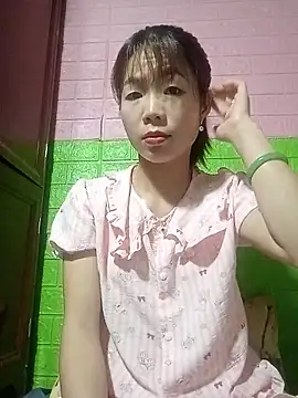 AmyLinee01 online show from May 17, 2026, 3:28 am