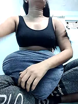 babygirl6263 online show from March 23, 2026, 12:38 pm