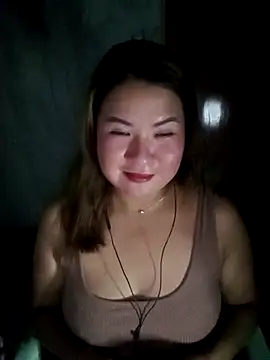 Amazingurlx online show from April 20, 2026, 1:24 pm