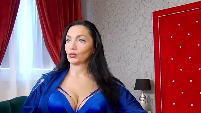 Snapshot of GraceMontclaire chatting on April 24, 2026, 10:50 am GraceMontclaire online show from April 24, 2026, 10:50 am