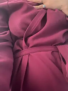 Supremegirlvibes online show from April 6, 2026, 1:45 pm