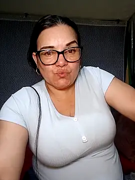 Snapshot of Zuleyka_69 chatting on April 10, 2026, 2:29 am Zuleyka 69 online show from April 10, 2026, 2:29 am