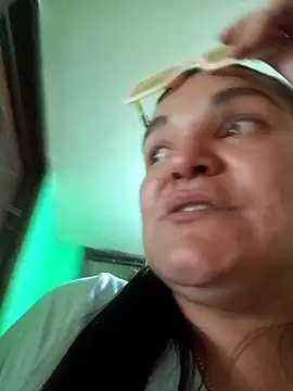 Snapshot of Zuleyka_69 chatting on April 10, 2026, 2:35 pm Zuleyka 69 online show from April 10, 2026, 2:35 pm