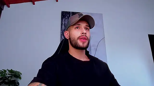 Snapshot of Santos_ramirez1 chatting on June 17, 2026, 3:55 pm Santos ramirez1 online show from June 17, 2026, 3:55 pm