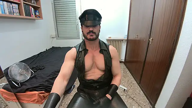 LeatherMax76 online show from June 21, 2026, 9:31 pm