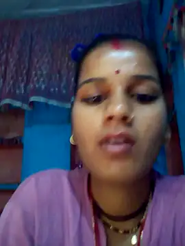 Raveena0990 online show from May 16, 2026, 10:47 am