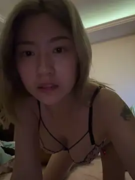 Olivia PINK0322 online show from May 11, 2026, 2:45 pm