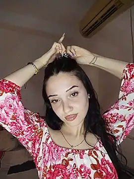 Snapshot of icedrosemarye chatting on May 16, 2026, 5:34 pm icedrosemarye online show from May 16, 2026, 5:34 pm