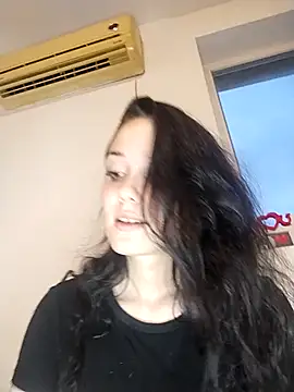Snapshot of icedrosemarye chatting on May 10, 2026, 5:37 pm icedrosemarye online show from May 10, 2026, 5:37 pm