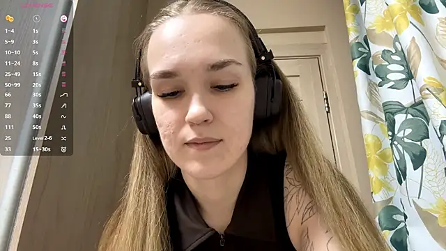 DenitaSpace online show from April 18, 2026, 2:41 pm