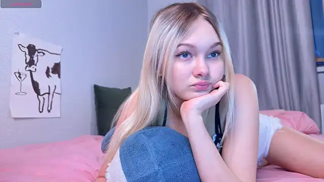 Snapshot of Dallass_ss chatting on April 5, 2026, 4:24 pm Dallass ss online show from April 5, 2026, 4:24 pm