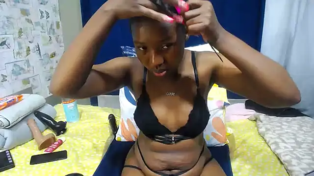 Candylips22 online show from June 27, 2026, 7:47 am