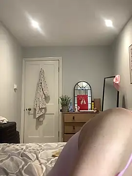 sineadxxx1 online show from April 1, 2026, 4:37 pm