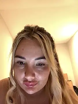 sineadxxx1 online show from March 30, 2026, 8:43 pm