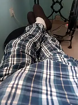 Snapshot of DanTrov79 chatting on April 15, 2026, 9:04 am DanTrov79 online show from April 15, 2026, 9:04 am