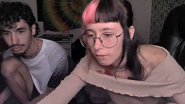 Snapshot of Moon_ chatting on May 16, 2026, 3:38 am Moon online show from May 16, 2026, 3:38 am