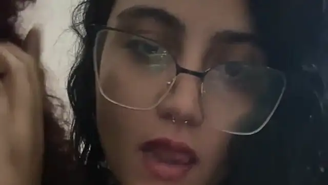 Snapshot of MENINAS_70 chatting on July 2, 2026, 2:45 am MENINAS 70 online show from July 2, 2026, 2:45 am