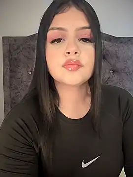 Snapshot of kloe_sexxys chatting on April 6, 2026, 6:20 pm kloe sexxys online show from April 6, 2026, 6:20 pm