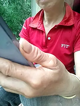 Snapshot of Lucky-beo chatting on July 8, 2026, 12:35 am Lucky-beo online show from July 8, 2026, 12:35 am