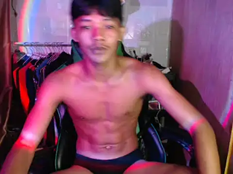 Snapshot of pinoy_lowey18 chatting on May 27, 2026, 12:12 pm pinoy lowey18 online show from May 27, 2026, 12:12 pm