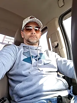 Snapshot of middickstroking chatting on March 24, 2026, 6:30 pm middickstroking online show from March 24, 2026, 6:30 pm