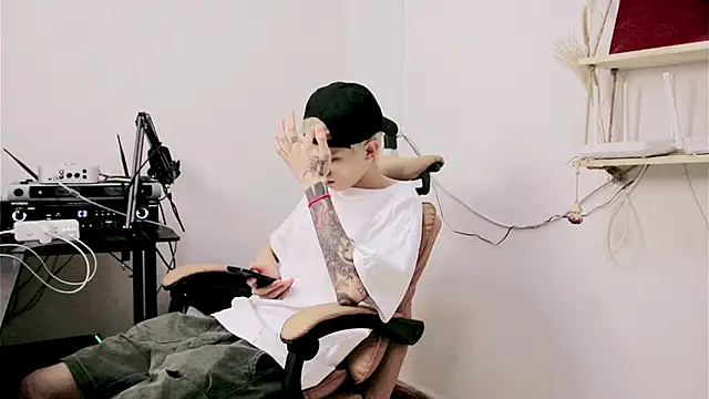 zzzzppp3 online show from July 19, 2026, 4:54 am