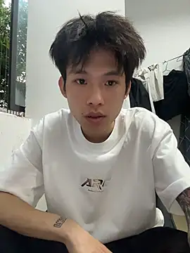 zzzzppp3 online show from May 25, 2026, 11:42 am