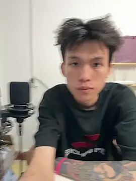 zzzzppp3 online show from April 20, 2026, 2:25 am