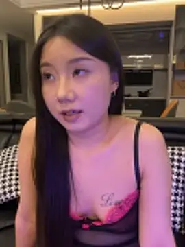 xiaoxiong168 online show from April 2, 2026, 2:57 pm