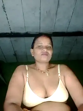 Shivani09900 online show from June 26, 2026, 7:31 pm