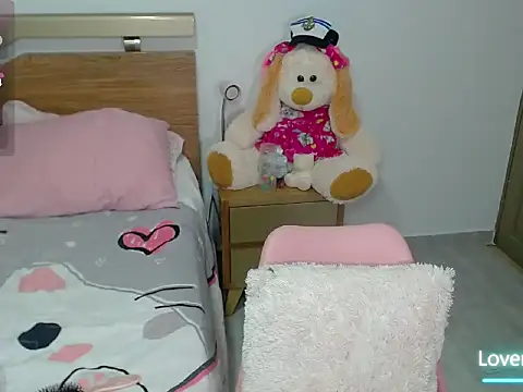 Snapshot of honey-blossom chatting on May 29, 2026, 5:02 am honey-blossom online show from May 29, 2026, 5:02 am