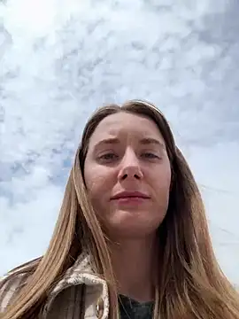 FReyja 44 online show from April 5, 2026, 7:37 am