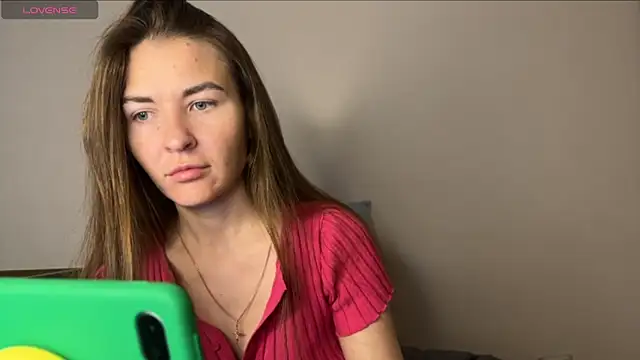 Snapshot of LauraJess_ chatting on May 18, 2026, 8:19 am LauraJess online show from May 18, 2026, 8:19 am