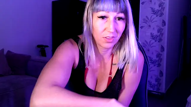 Snapshot of kendra_peach chatting on April 4, 2026, 9:10 pm kendra peach online show from April 4, 2026, 9:10 pm