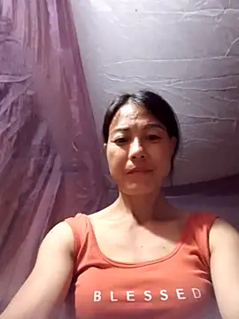 Snapshot of -Numin- chatting on May 12, 2026, 8:15 pm -Numin- online show from May 12, 2026, 8:15 pm