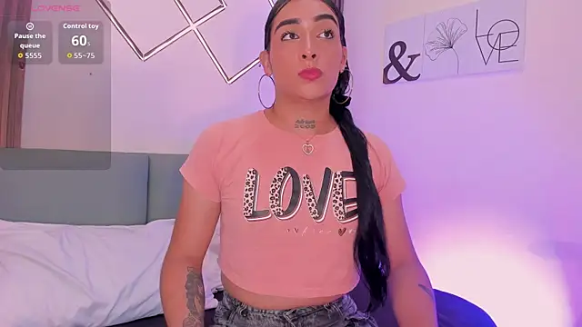 Snapshot of Skarlet_Ruiz_ chatting on April 7, 2026, 7:04 pm Skarlet Ruiz online show from April 7, 2026, 7:04 pm