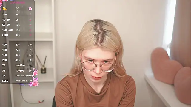 CarleySuski online show from April 9, 2026, 6:19 am