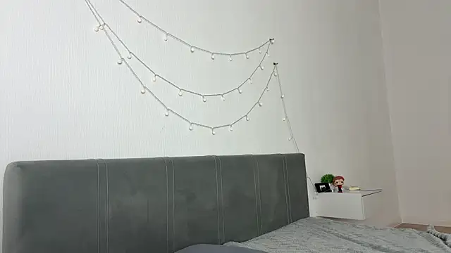 meowchaa online show from July 5, 2026, 2:27 am