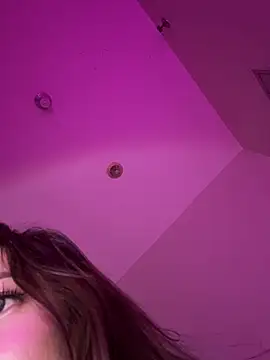 Snapshot of Sweetcum_emie chatting on March 25, 2026, 7:57 pm Sweetcum emie online show from March 25, 2026, 7:57 pm