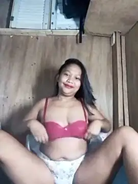 xxursweetyoonaxx online show from April 30, 2026, 4:03 pm