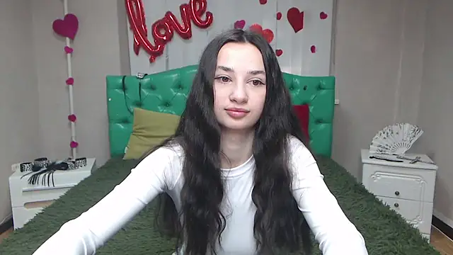 Je55icaBreeze online show from May 7, 2026, 5:11 am