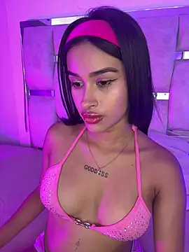 Lizzy Bonnie online show from May 17, 2026, 6:52 pm